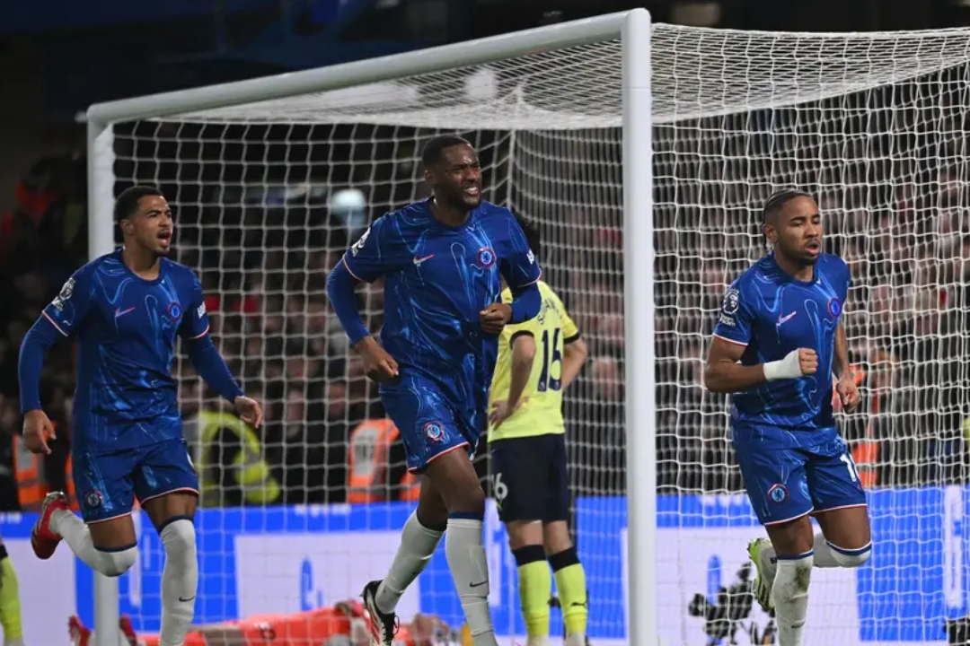 包含南安普顿遭遇连败，球队状态堪忧的词条